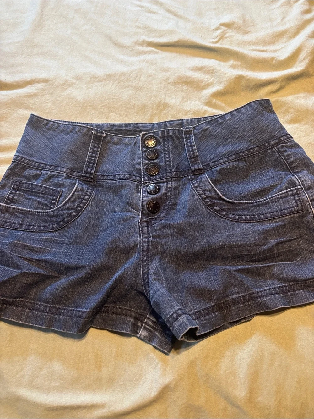 Guess Jean shorts - Picture 1 of 4